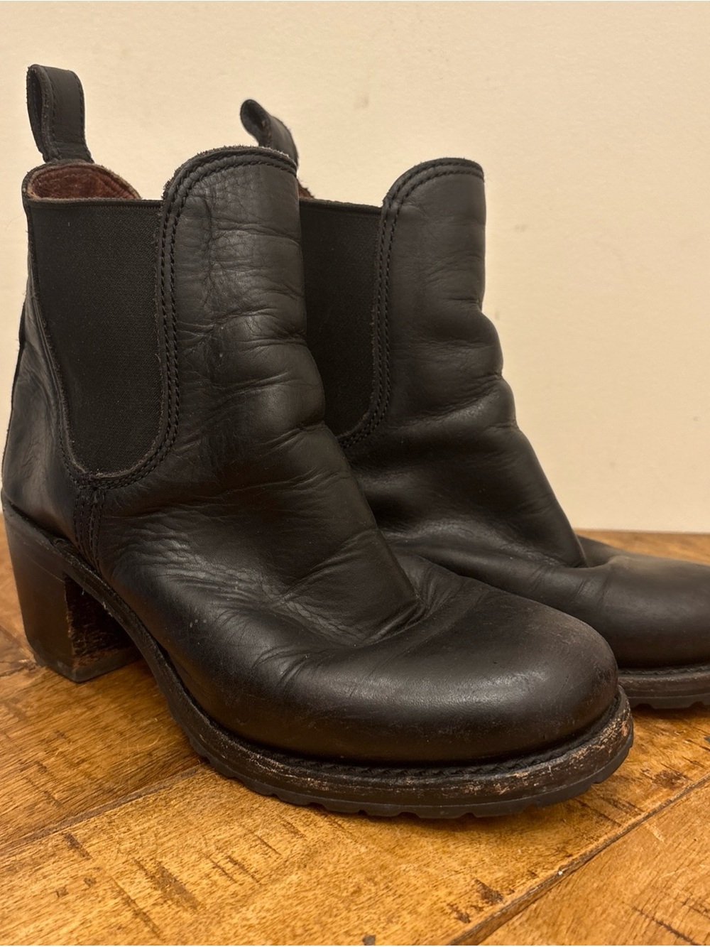 FRYE Sabrina Women's Size 6.5 M Chelsea Black Leather Round Toe Slip On Made USA